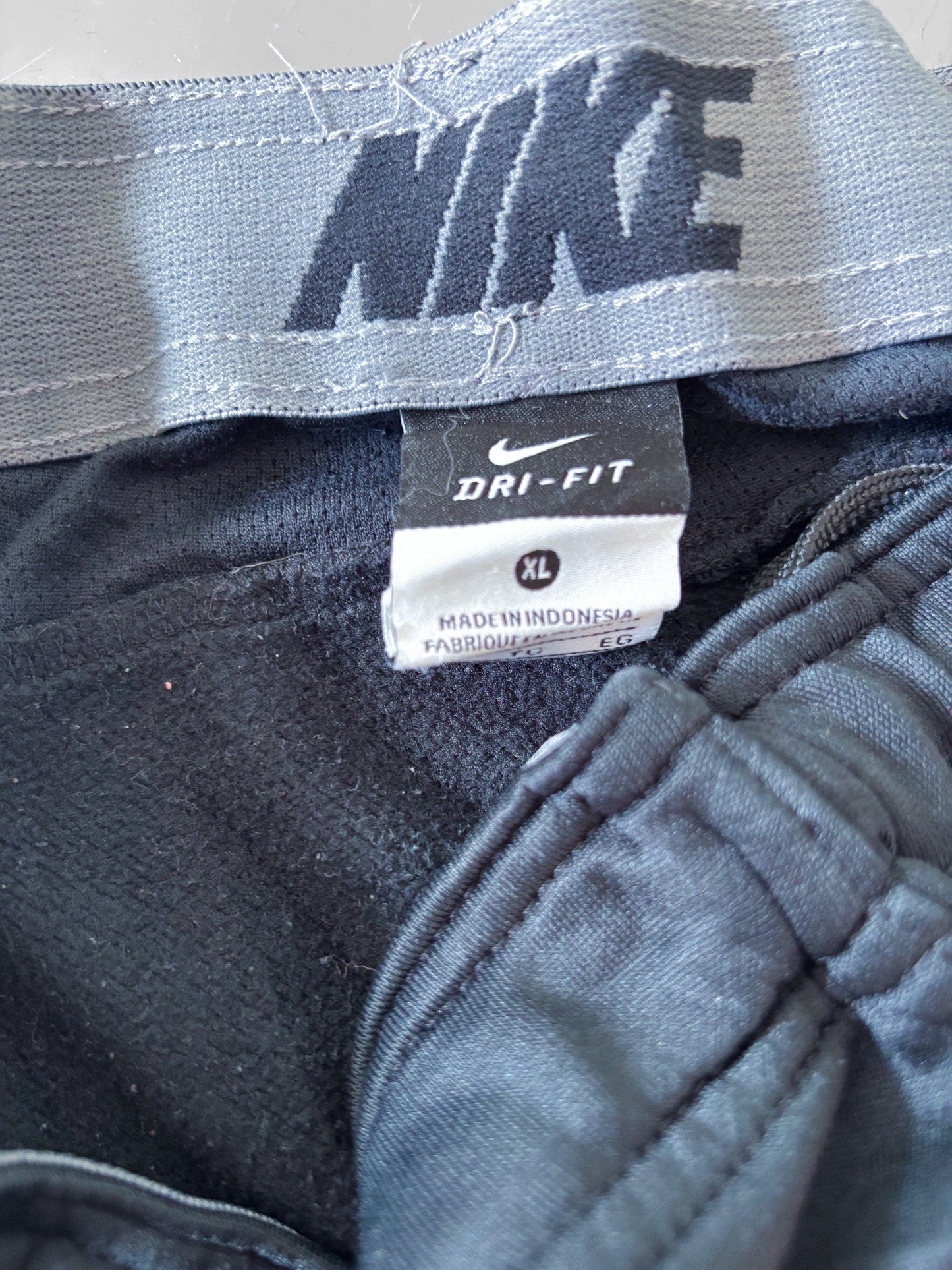 Nike Vintage Trackpants | L