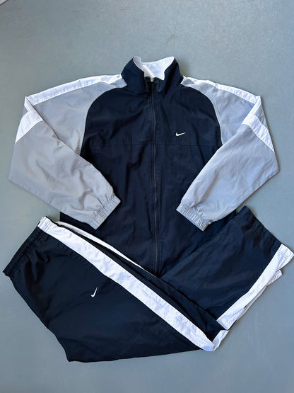 VINTAGE OUTFIT MYSTERY BOX (2 PIECES)